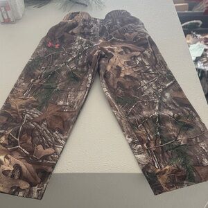 Under Armour Woodland Camo Pants (⚠️BOYS⚠️)